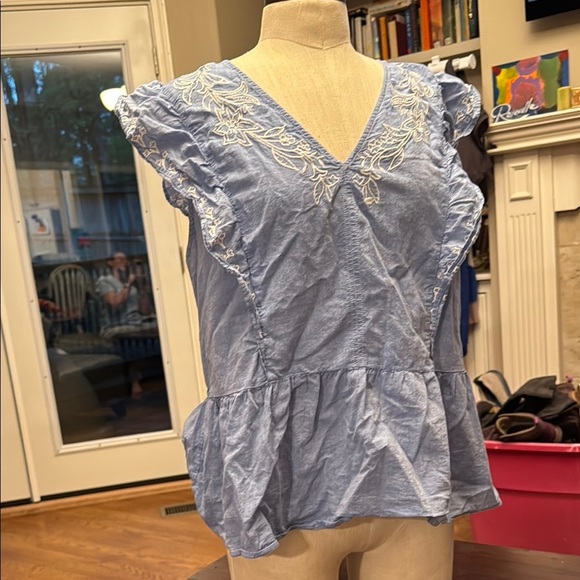 Loft blue cotton flutter sleeve top size large - Picture 1 of 3